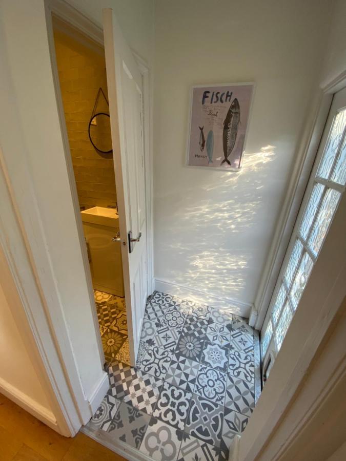 Stylish 2 Bedroom Cottage, Close To Town Centre เวอร์ทิง ภายนอก รูปภาพ