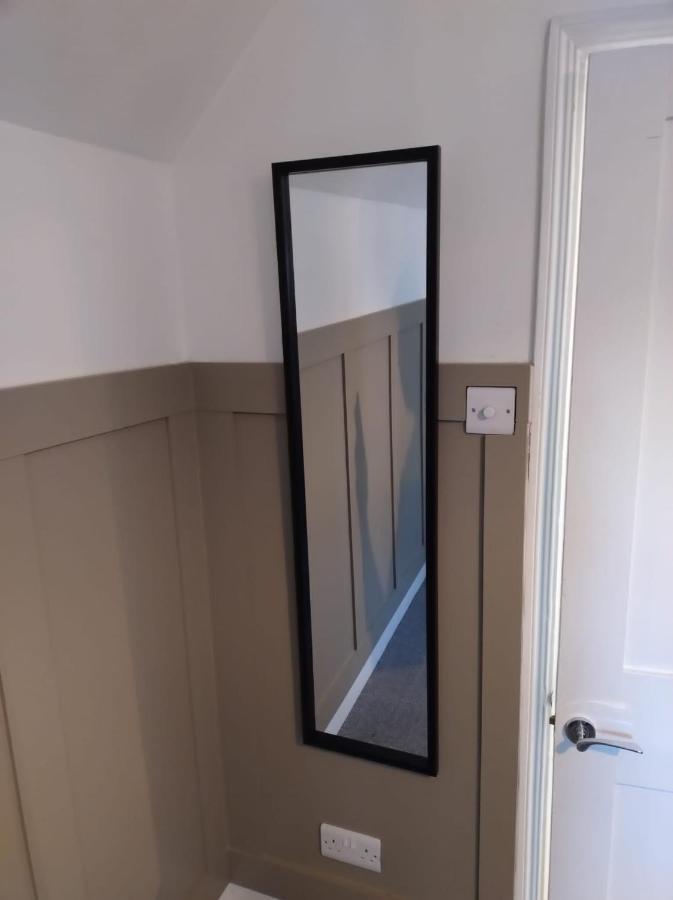 Stylish 2 Bedroom Cottage, Close To Town Centre เวอร์ทิง ภายนอก รูปภาพ